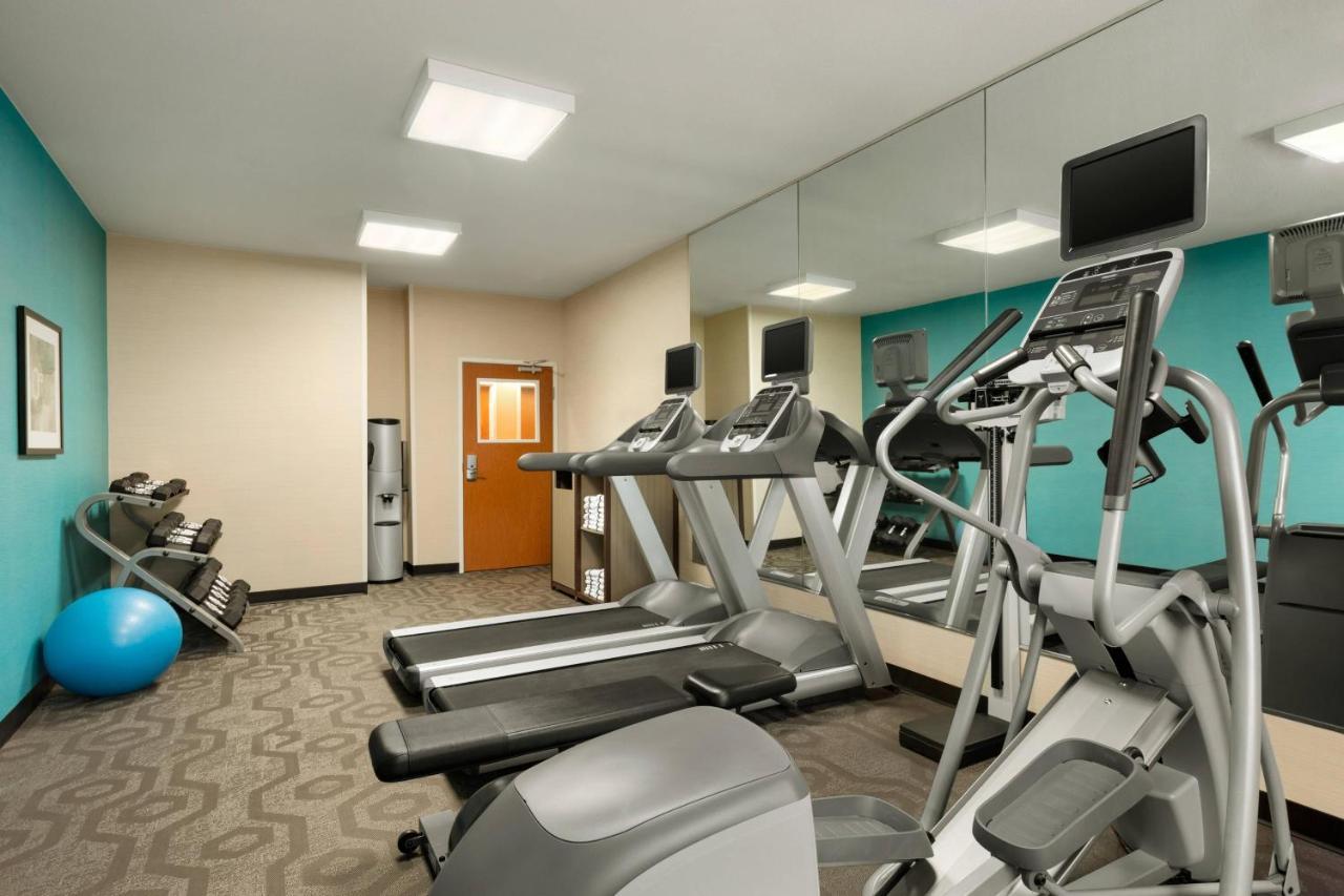 Comfort Inn & Suites Westfield Екстериор снимка
