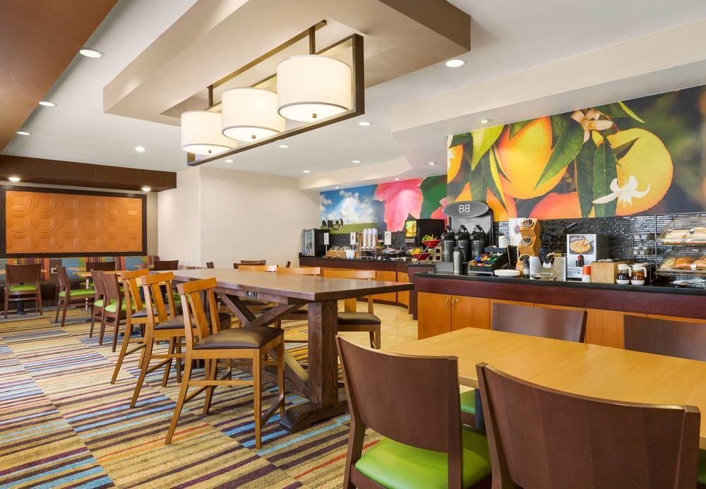 Comfort Inn & Suites Westfield Екстериор снимка