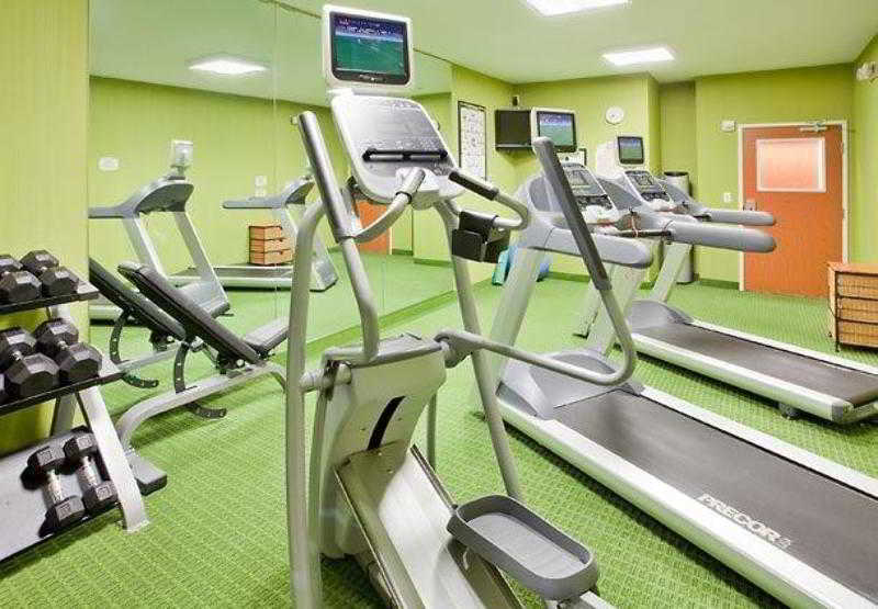 Comfort Inn & Suites Westfield Екстериор снимка