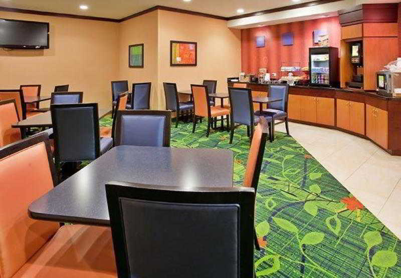 Comfort Inn & Suites Westfield Екстериор снимка