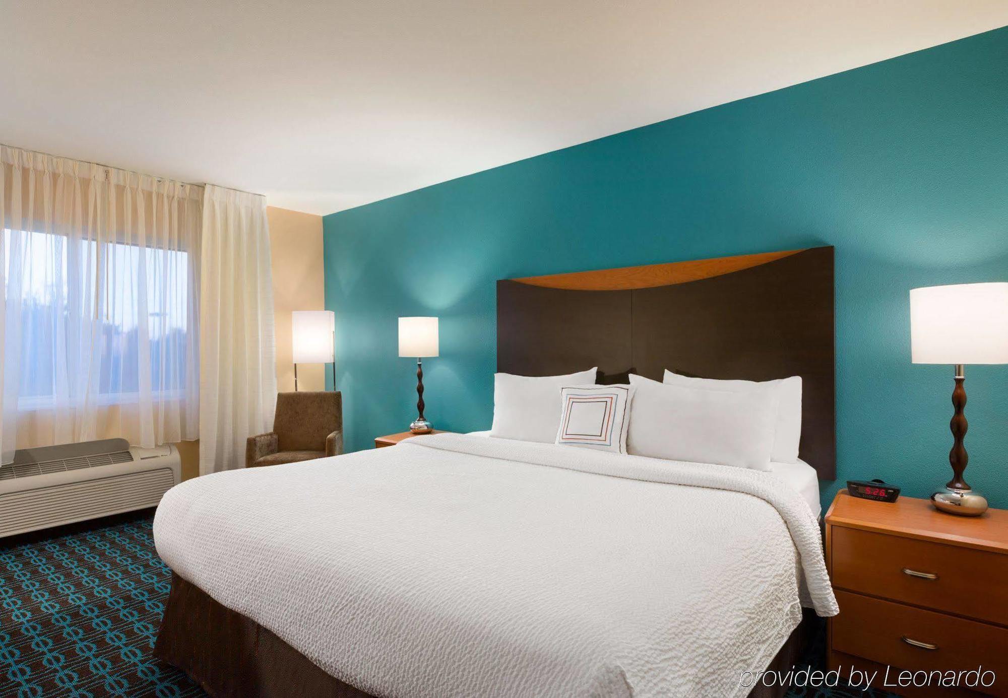 Comfort Inn & Suites Westfield Екстериор снимка