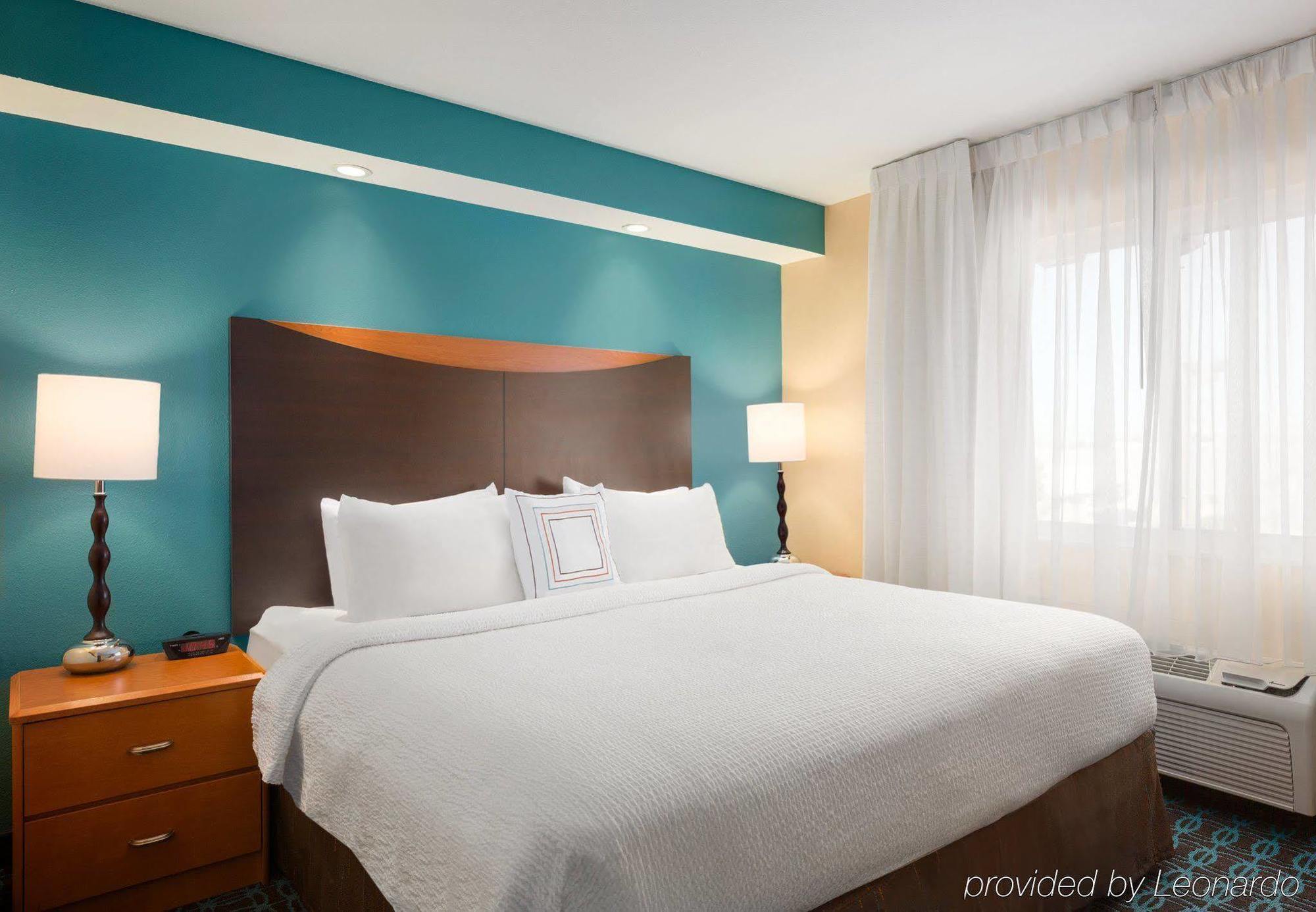 Comfort Inn & Suites Westfield Екстериор снимка