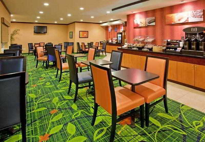 Comfort Inn & Suites Westfield Екстериор снимка
