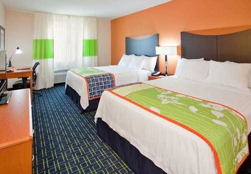 Comfort Inn & Suites Westfield Стая снимка
